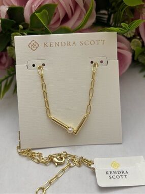 NWT Kendra Scott Pearl Letter L Short Necklace in Gold Freshwater Cultured Pearl